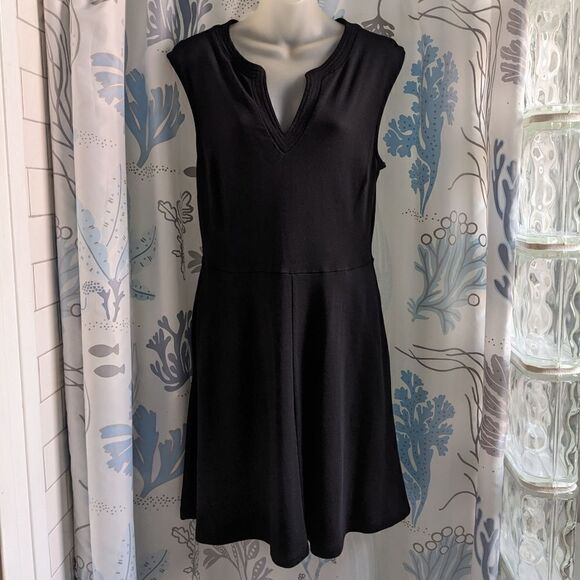 New York & Company Dresses & Skirts - 2 for $20 New York & Company Sleeveless Black Cotton Knit Dress Sz M